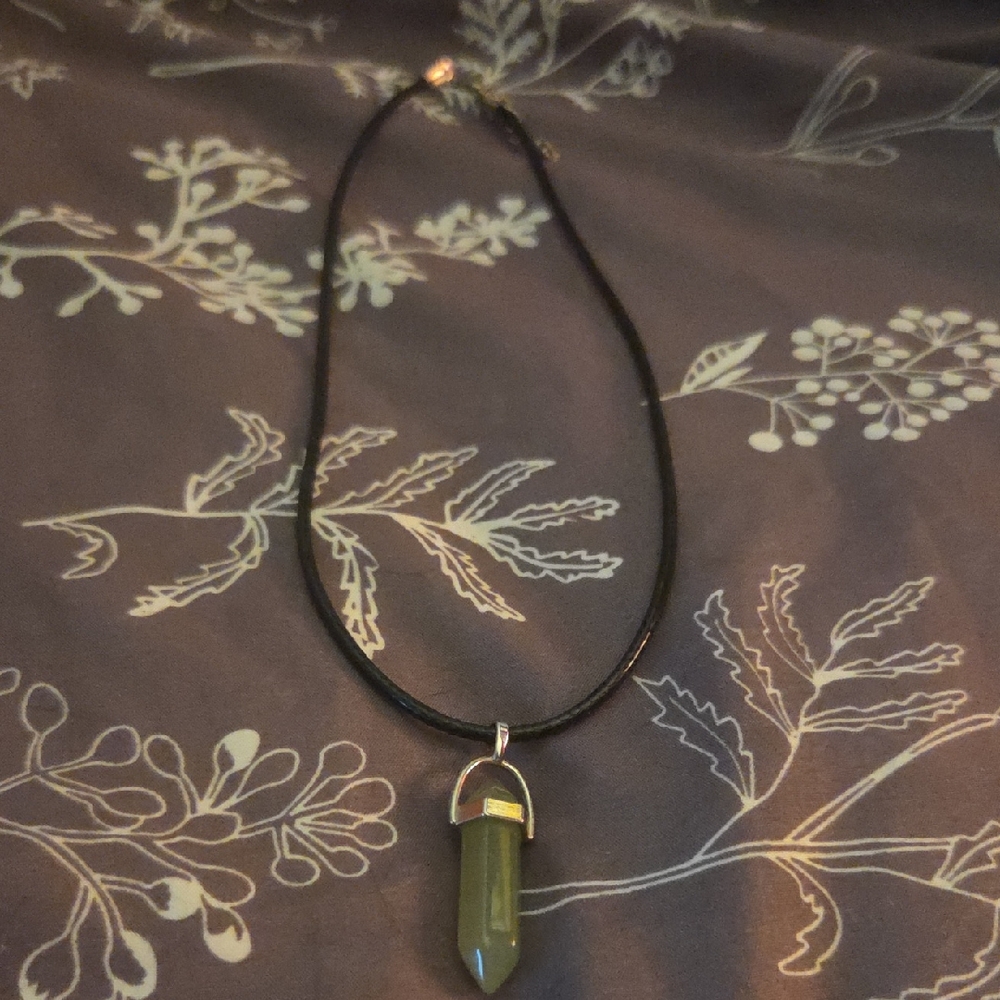 Elegant Green Pendant Necklace